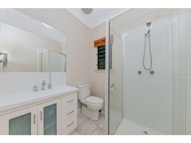 17 Sheerwater Parade, Douglas QLD 4814