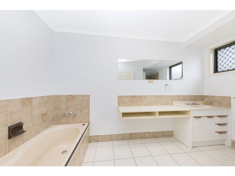 12 Madrid Court, Kirwan QLD 4817