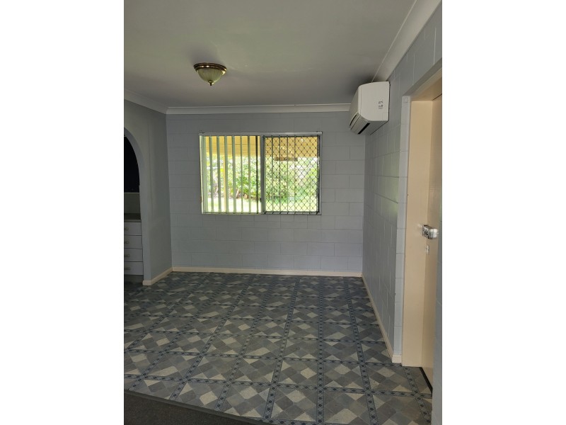 8 Canterbury Road, Kirwan QLD 4817