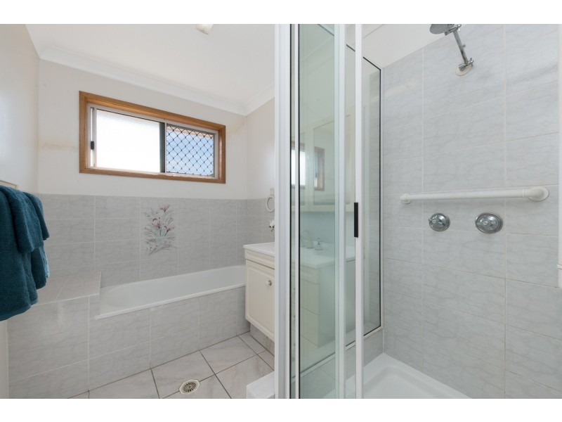 16 Amber Avenue, Rasmussen QLD 4815