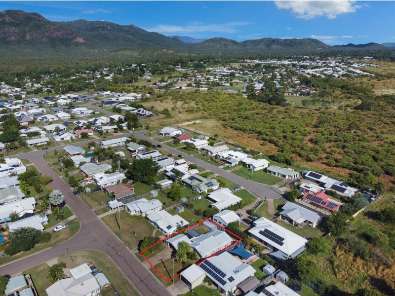 16 Amber Avenue, Rasmussen QLD 4815