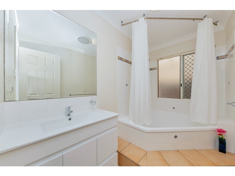 2 Lakeview Court, Kirwan QLD 4817