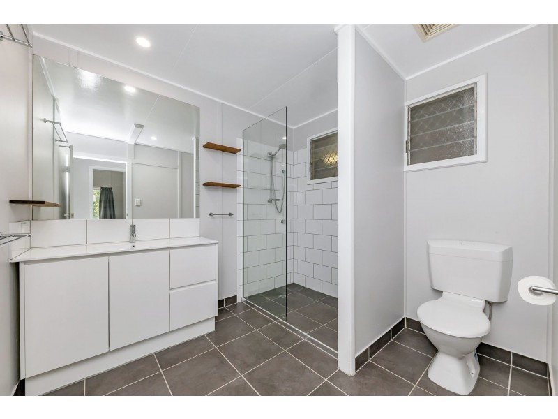 37 Poinciana Street, Cranbrook QLD 4814