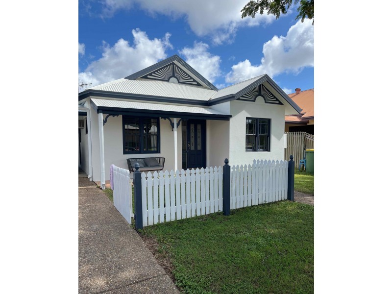 4 College Lane, Douglas QLD 4814