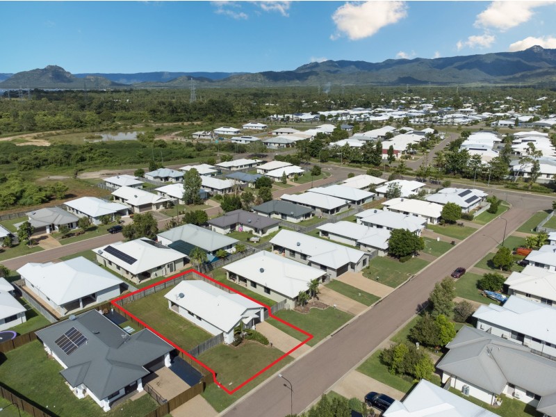 13 Hollanders Crescent, Kelso QLD 4815