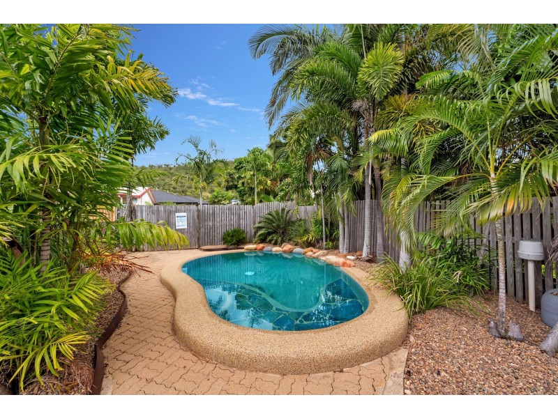 17 St Ives Street, Mount Louisa QLD 4814