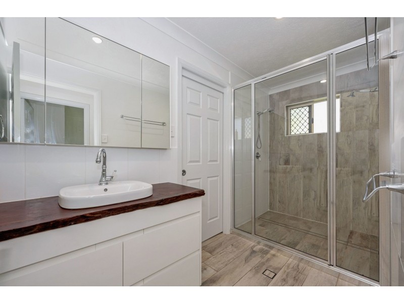 17 St Ives Street, Mount Louisa QLD 4814