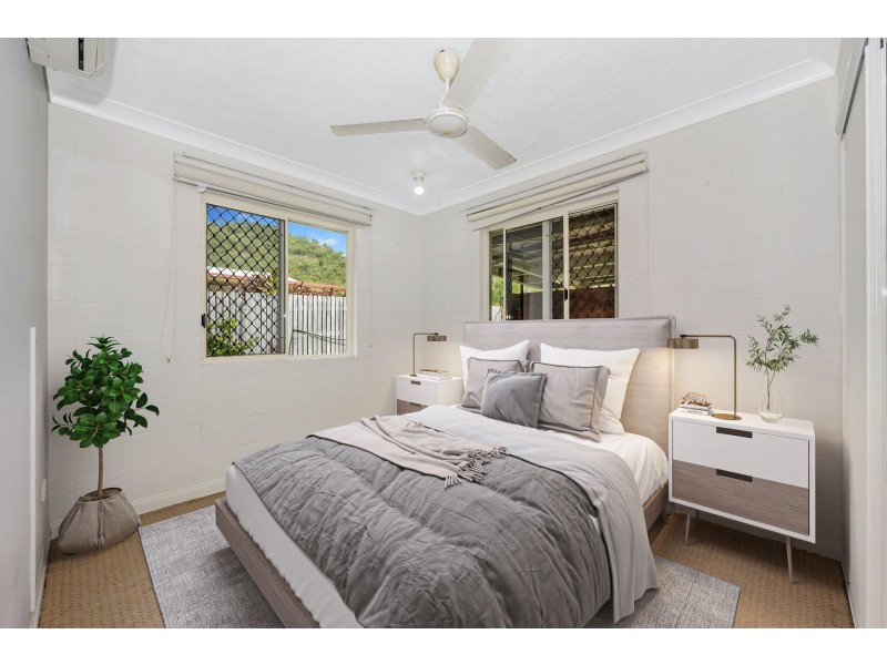 17 St Ives Street, Mount Louisa QLD 4814