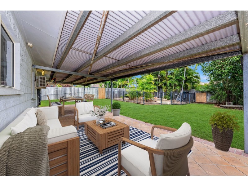 17 St Ives Street, Mount Louisa QLD 4814