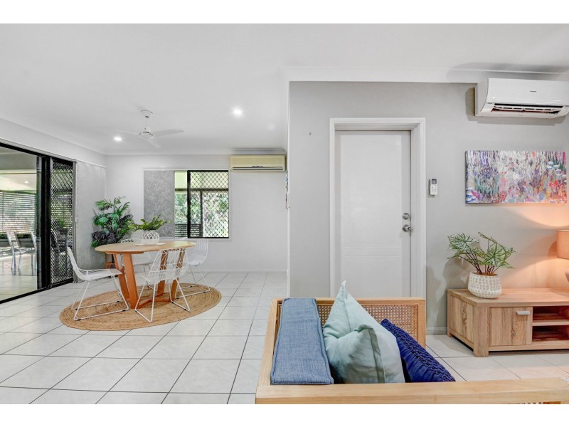 6 Coolaree Drive, Bushland Beach QLD 4818