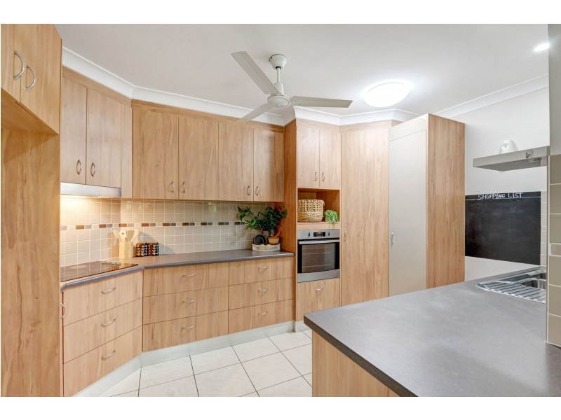 6 Coolaree Drive, Bushland Beach QLD 4818