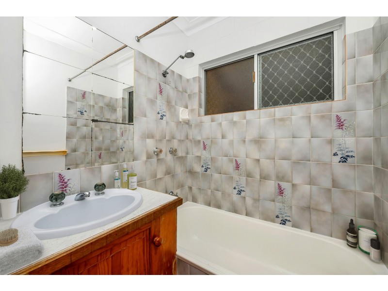 4 Champagne Crescent, Kelso QLD 4815