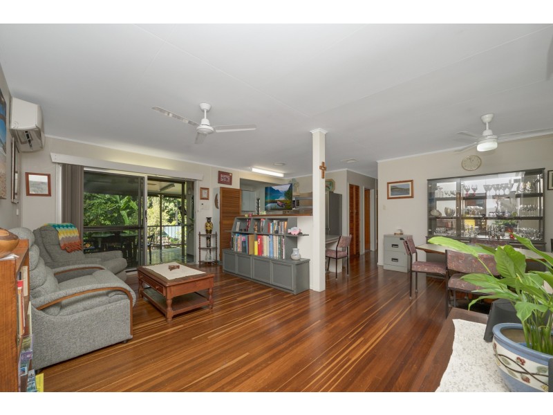 218 Upper Miles Avenue, Kelso QLD 4815