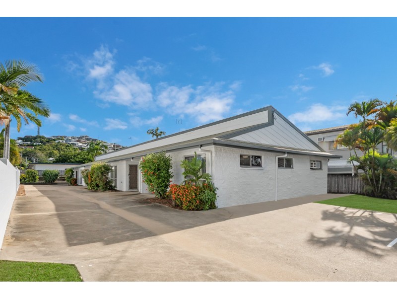 2/58 Cook Street, North Ward QLD 4810