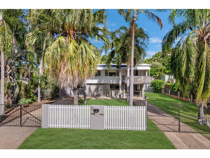 2 Carina Court, Mount Louisa QLD 4814