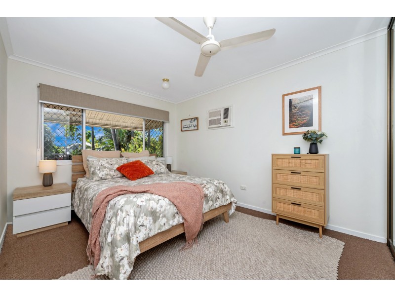 2 Carina Court, Mount Louisa QLD 4814