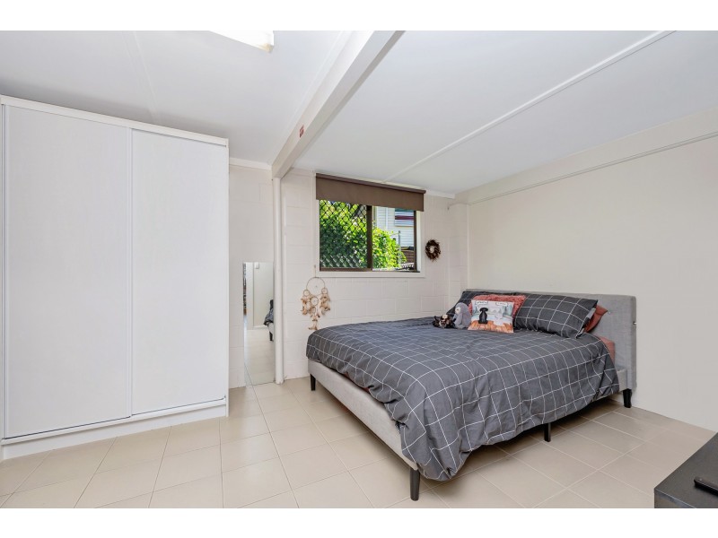 2 Carina Court, Mount Louisa QLD 4814