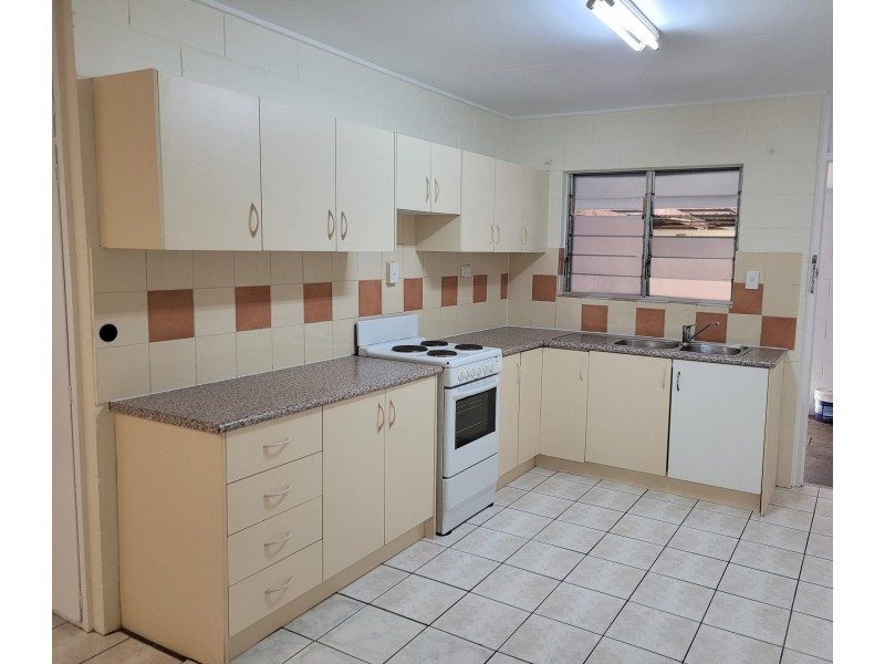 2/67 Punari Street, Currajong QLD 4812