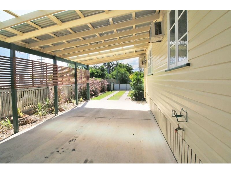 120 Miles Avenue, Kelso QLD 4815