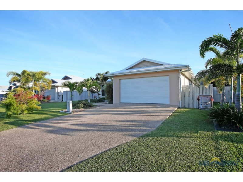 17 Hillock Crescent, Bushland Beach QLD 4818