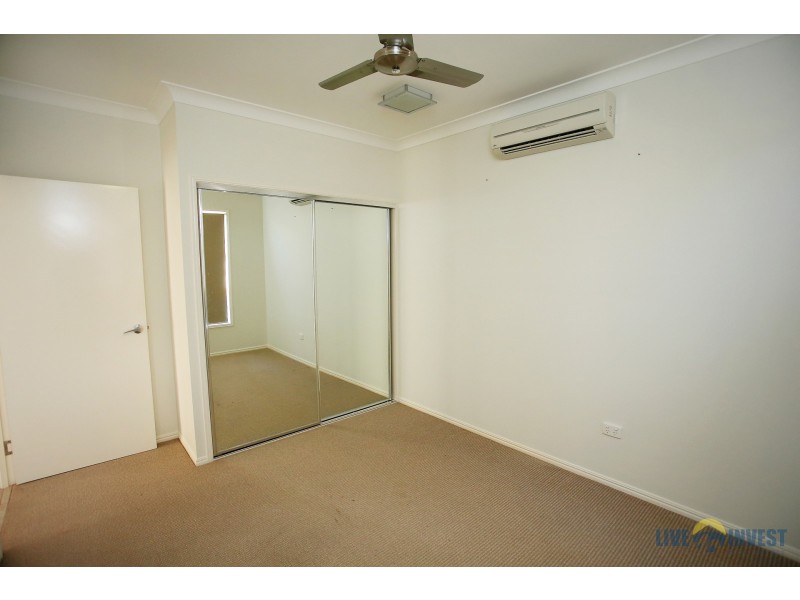 17 Hillock Crescent, Bushland Beach QLD 4818