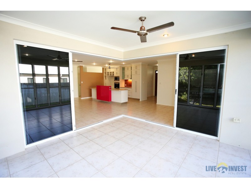 17 Hillock Crescent, Bushland Beach QLD 4818