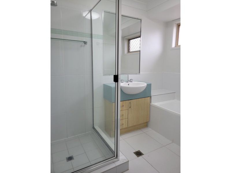 37 Dickenson Place, Kirwan QLD 4817