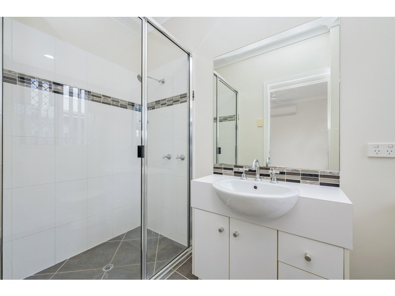 12 Skardon Place, Kelso QLD 4815