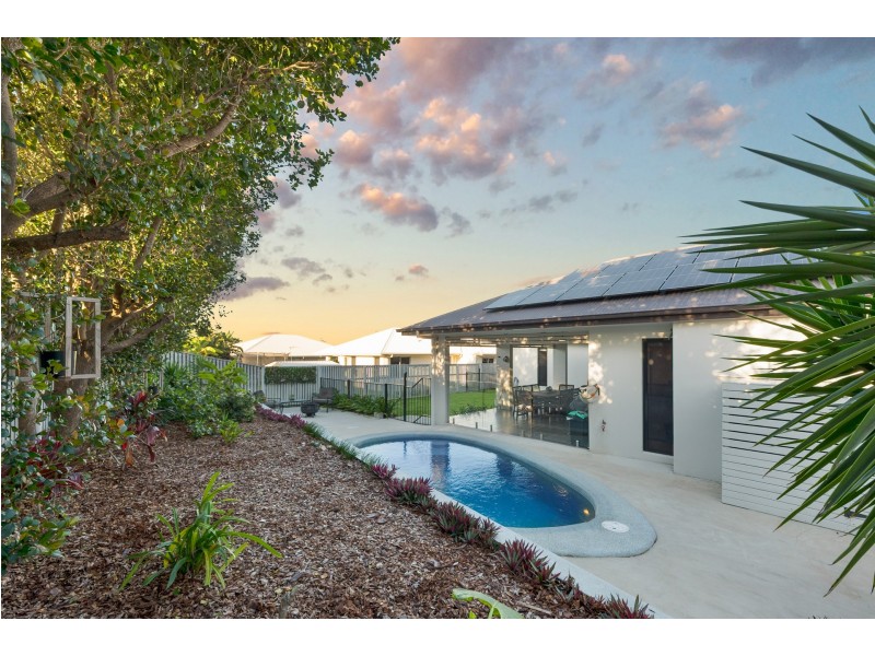 28 Bilbao Place, Bushland Beach QLD 4818