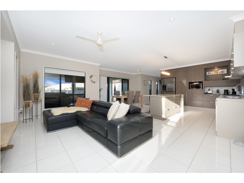 28 Bilbao Place, Bushland Beach QLD 4818