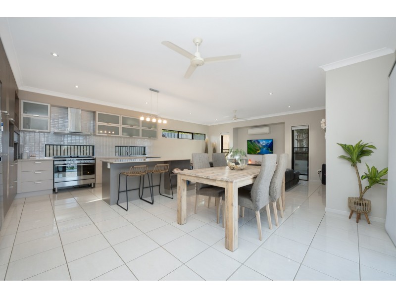 28 Bilbao Place, Bushland Beach QLD 4818