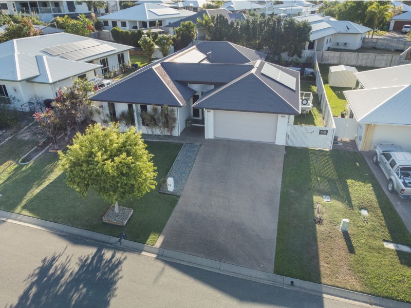 28 Bilbao Place, Bushland Beach QLD 4818