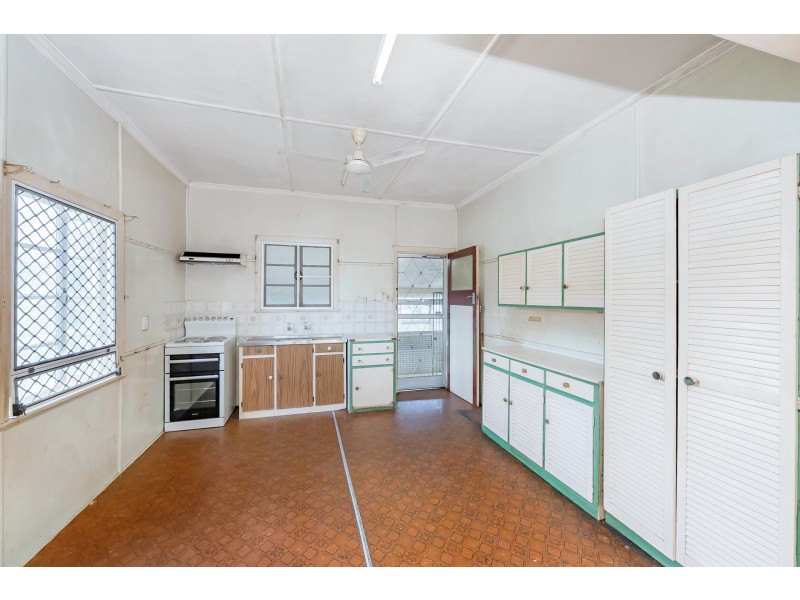 105 Ross River Road, Mundingburra QLD 4812