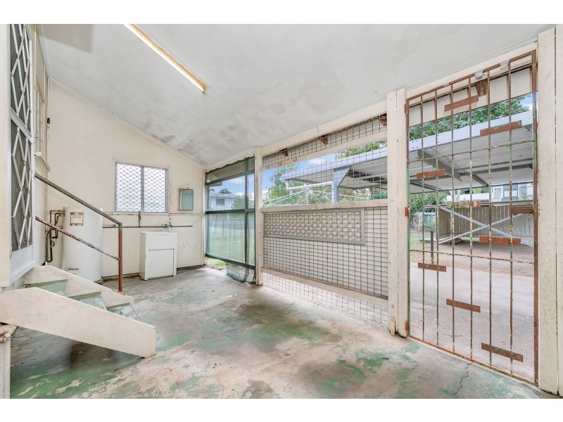 105 Ross River Road, Mundingburra QLD 4812