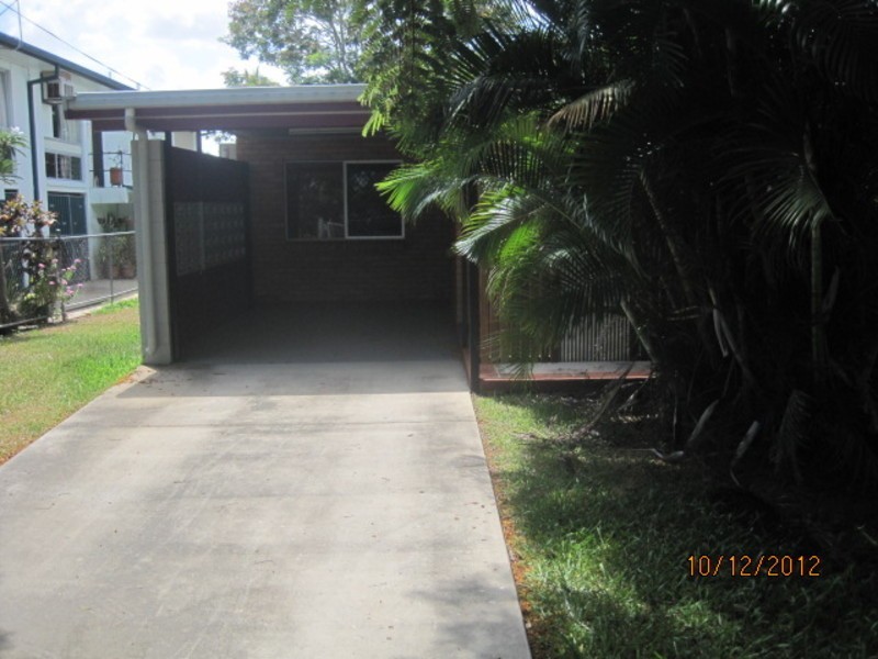 1 & 2/25  Carmody Street, Hermit Park QLD 4812