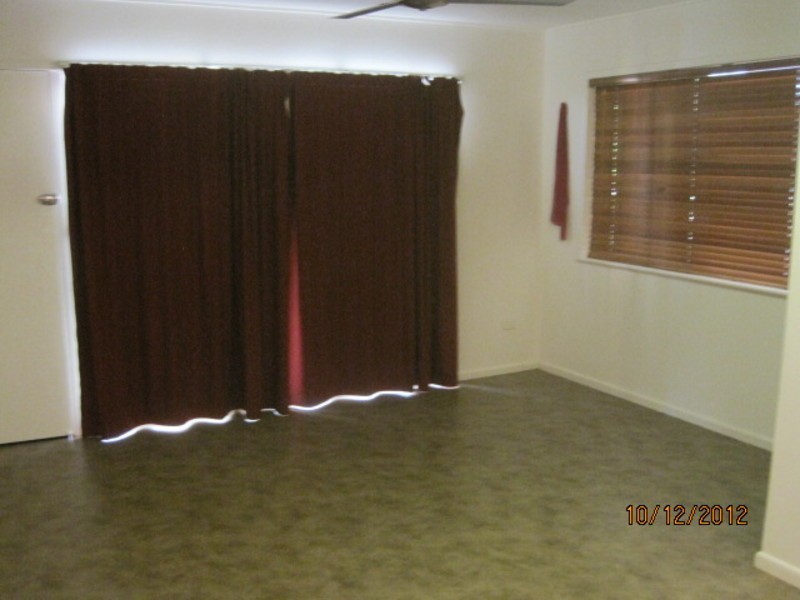 1 & 2/25  Carmody Street, Hermit Park QLD 4812