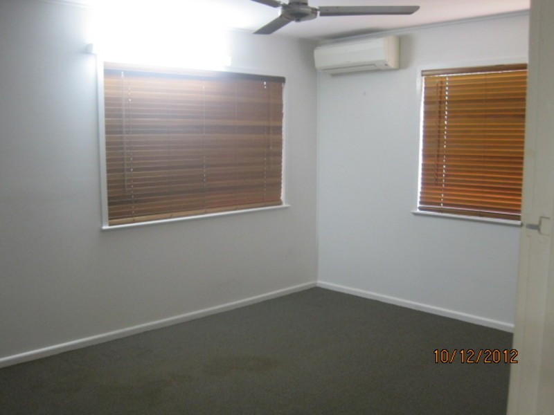 1 & 2/25  Carmody Street, Hermit Park QLD 4812