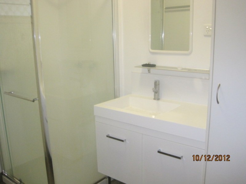 1 & 2/25  Carmody Street, Hermit Park QLD 4812