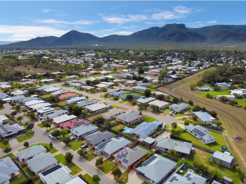 37 Wakeboard Circuit, Kelso QLD 4815