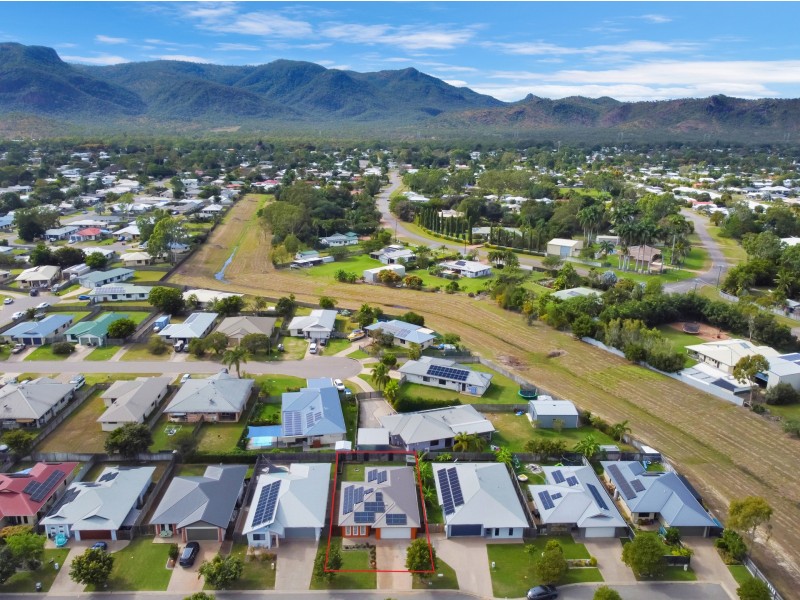 37 Wakeboard Circuit, Kelso QLD 4815