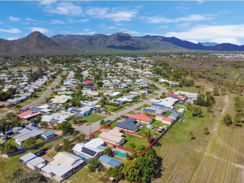 109 Glenrock Drive, Rasmussen QLD 4815