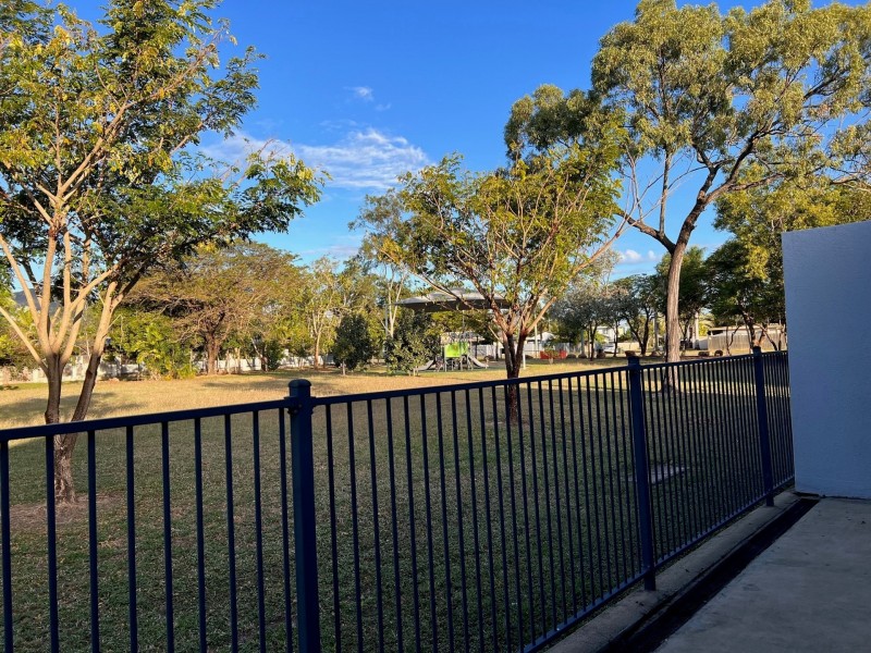 9/10 Renecol Avenue, Rasmussen QLD 4815