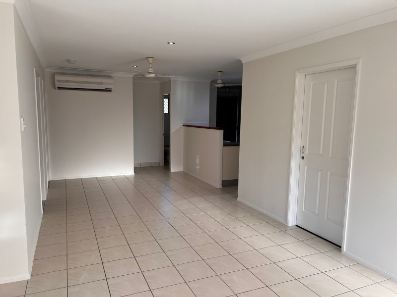 9/10 Renecol Avenue, Rasmussen QLD 4815