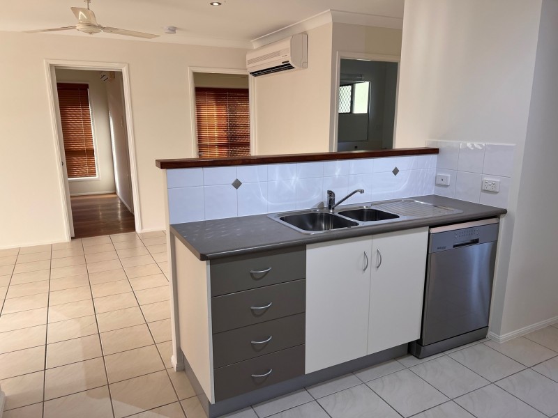 9/10 Renecol Avenue, Rasmussen QLD 4815