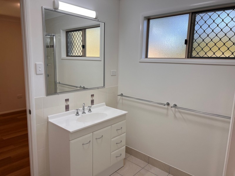 9/10 Renecol Avenue, Rasmussen QLD 4815