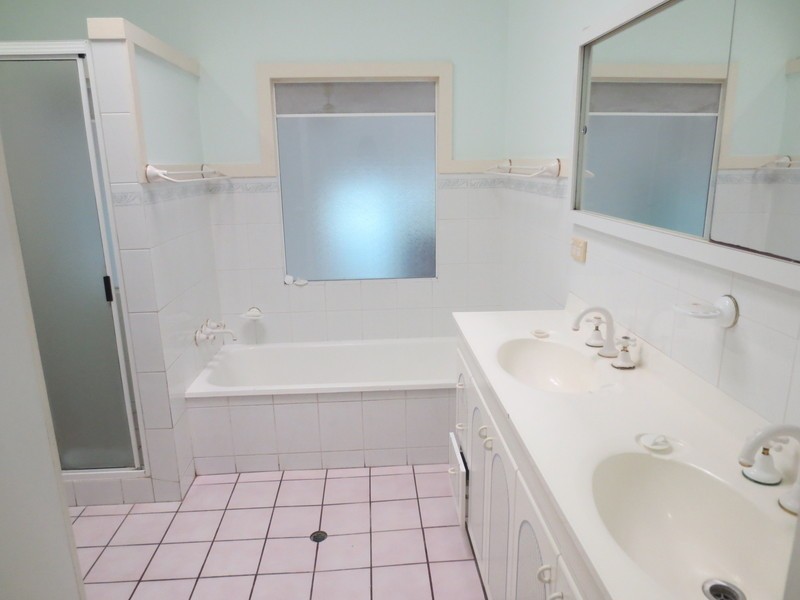 2  Suttor Street, Mysterton QLD 4812