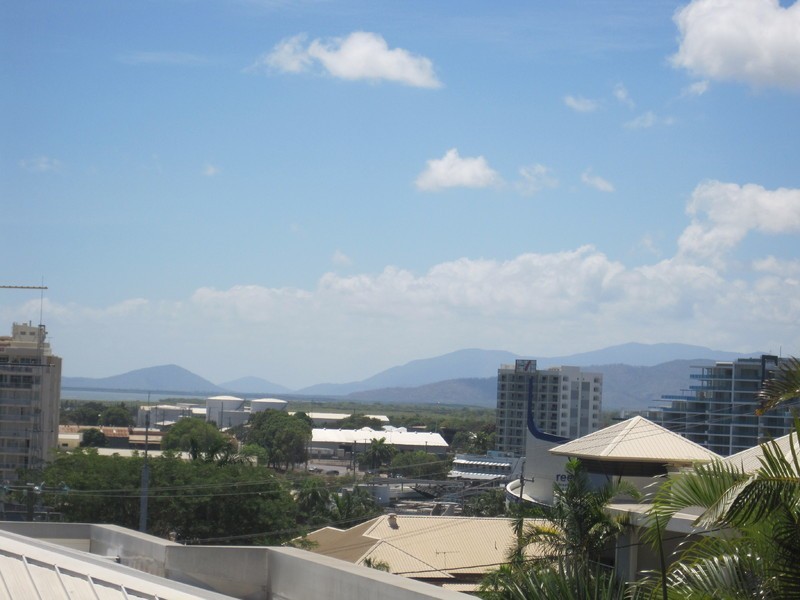 8/23A Cleveland Terrace, North Ward QLD 4810
