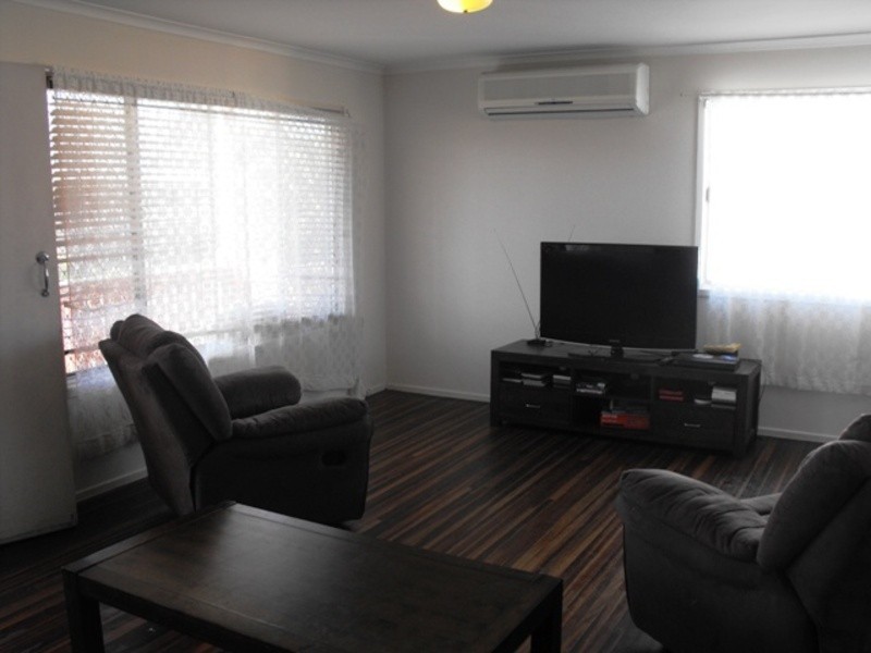 8 Lambert Street, Kirwan QLD 4817