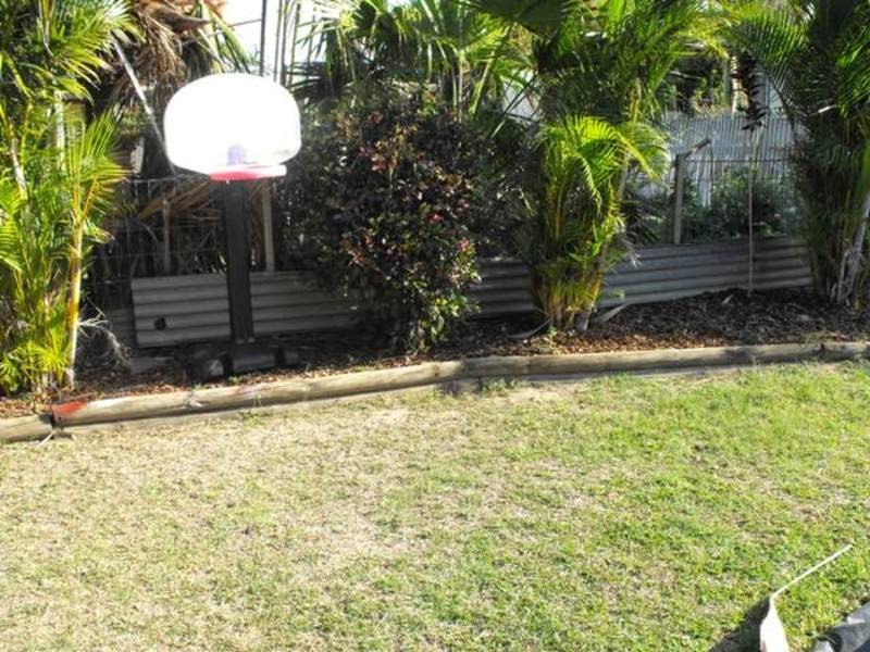 8 Lambert Street, Kirwan QLD 4817