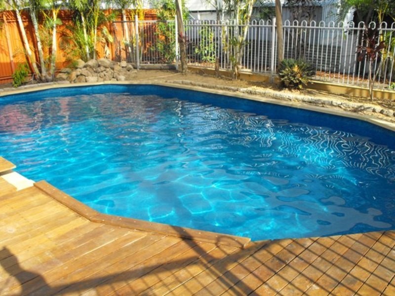 8 Lambert Street, Kirwan QLD 4817